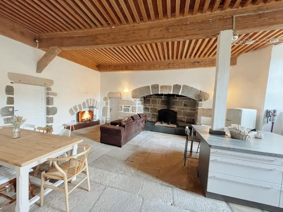 Logis Du Chandelier Le Puy-en-Velay Екстер'єр фото